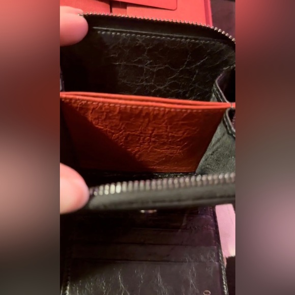 Valentino Garavani Rockstud Bifold Zip-Up Wallet Card Holder - Picture 7 of 16